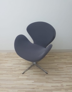 Swan Chair - Velvet Fabric