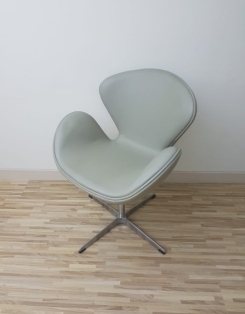 Swan Chair - Grey Leather
